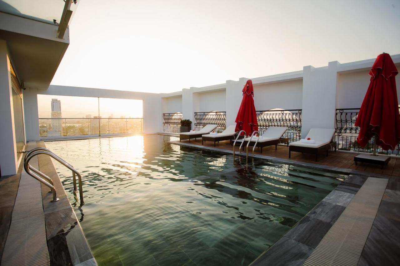 Century Khách sạn 4*