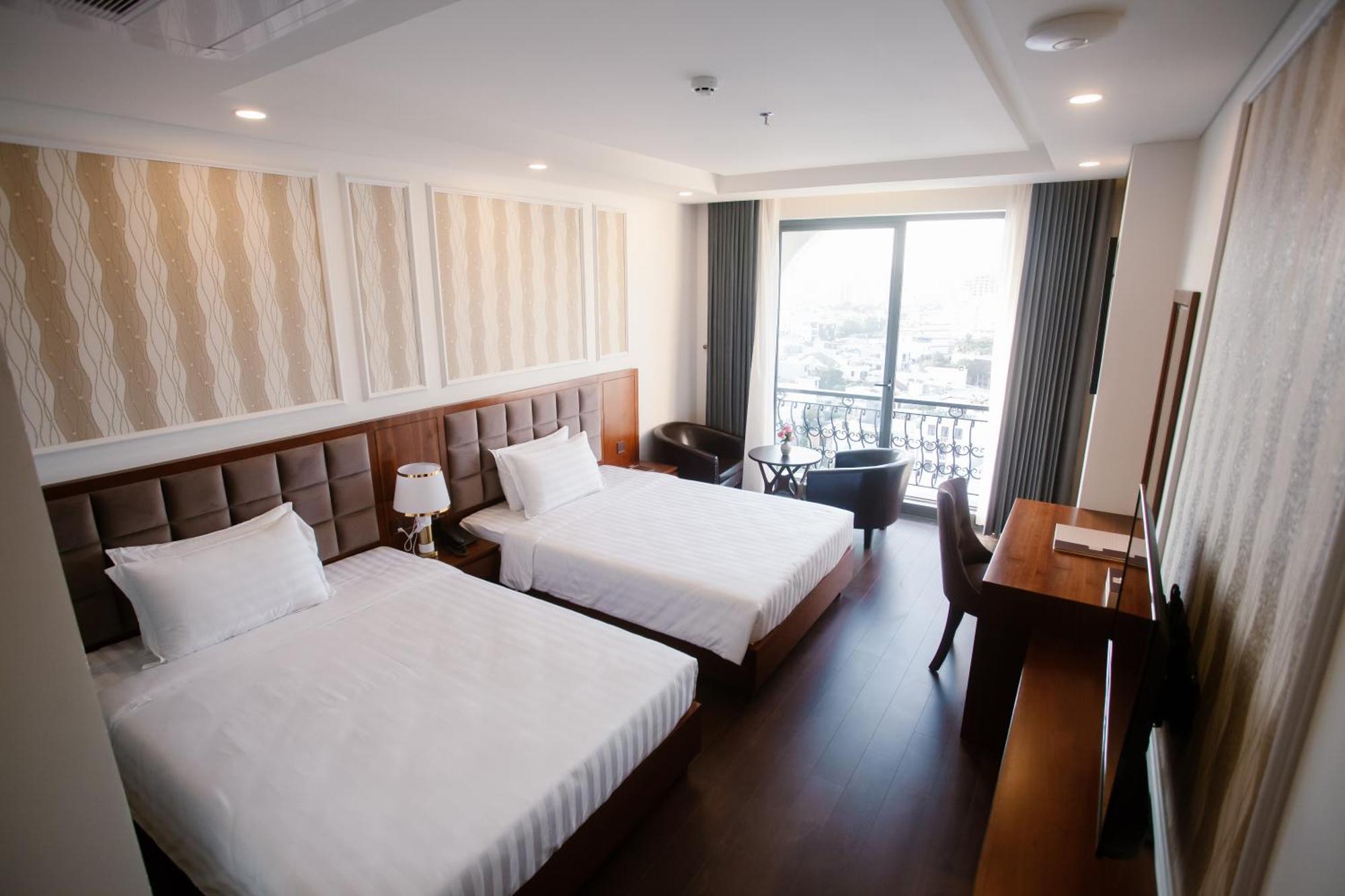 Century Hotel 4*