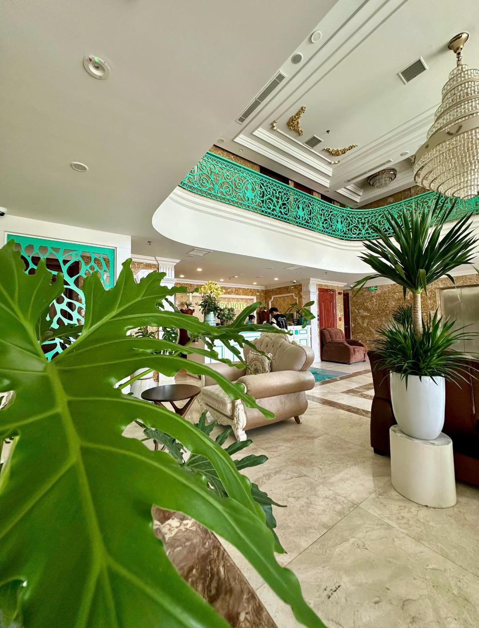 Century Hotel 4*